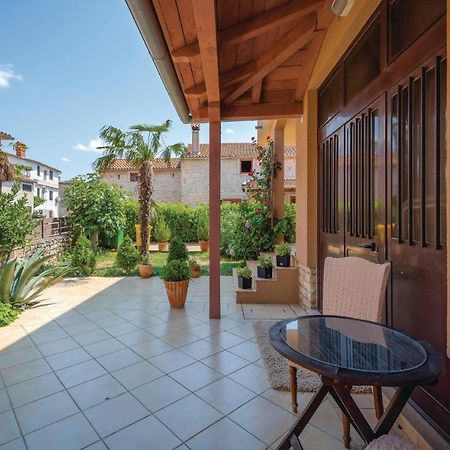 Stunning Apartment In Rovinj With Kitchen Εξωτερικό φωτογραφία