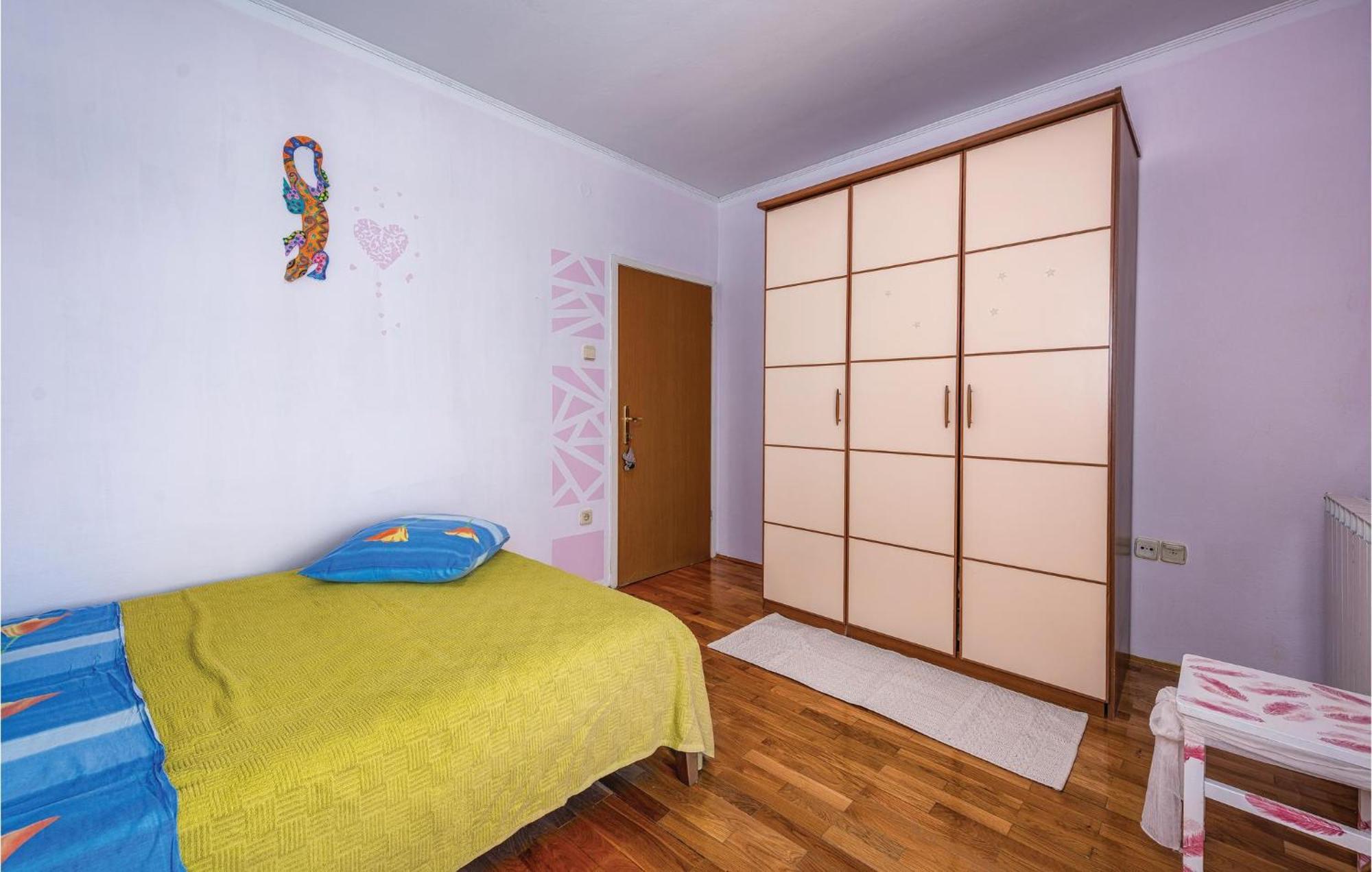 Stunning Apartment In Rovinj With Kitchen Εξωτερικό φωτογραφία