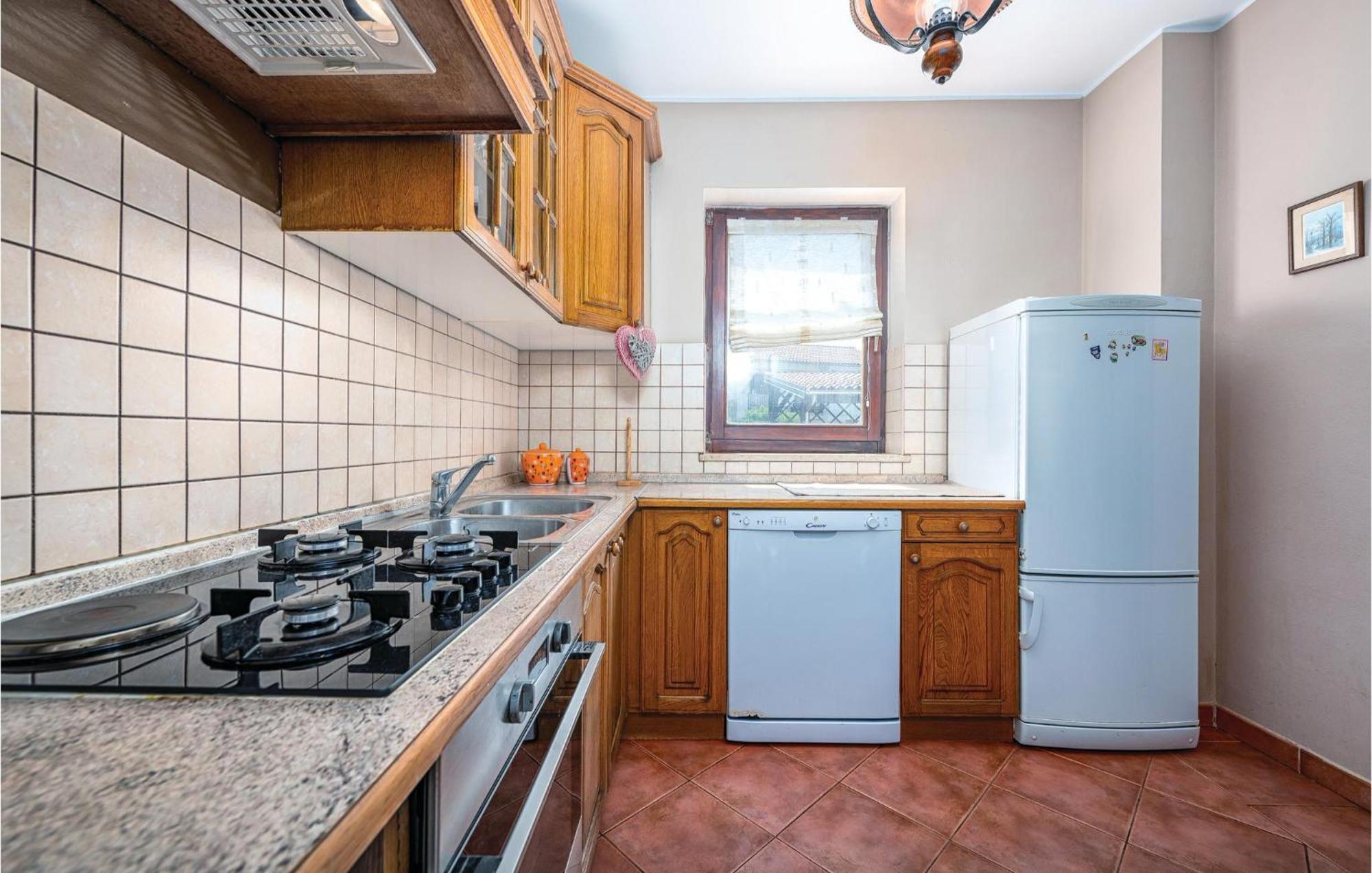 Stunning Apartment In Rovinj With Kitchen Εξωτερικό φωτογραφία